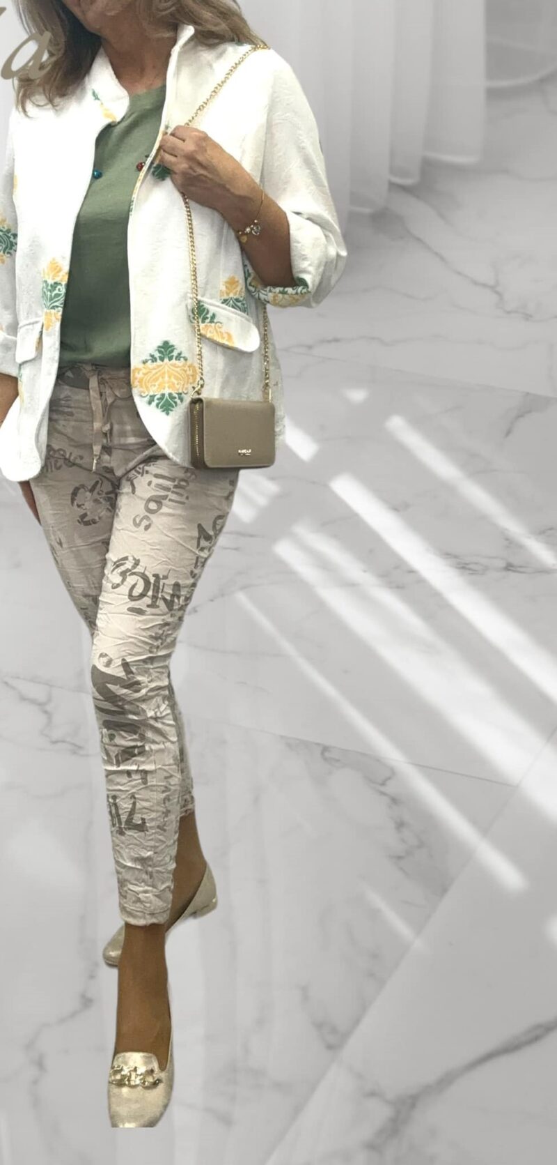 Marynarka z koronką na plecach (moda włoska) 3694-MW