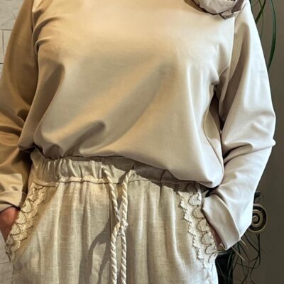 Elegancka bluzka z dekoracją (moda włoska) 3523-MW