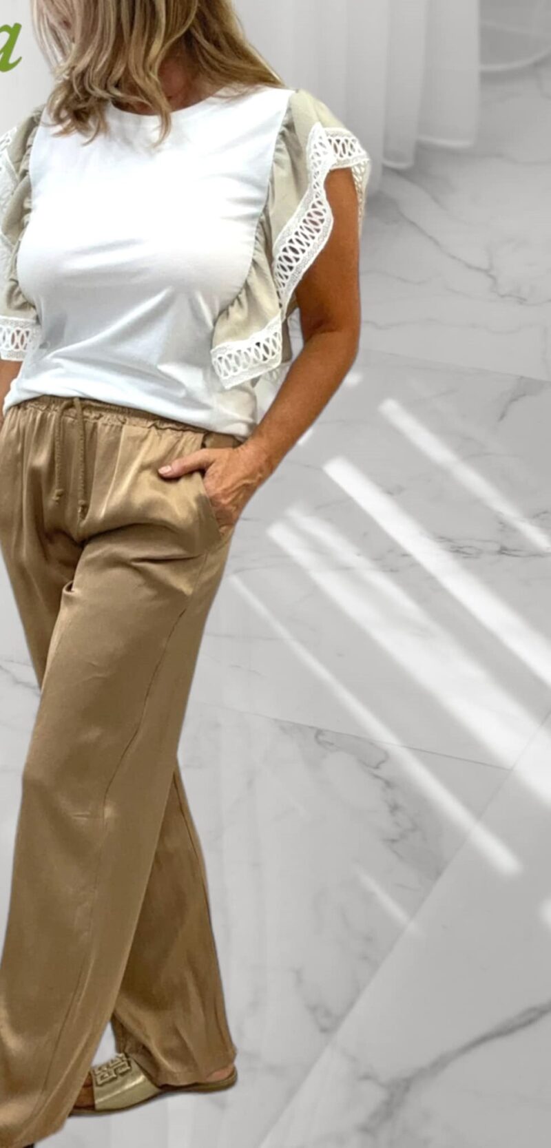 Bluzeczka z falbankowymi rekawkami (moda włoska) 4604-MW