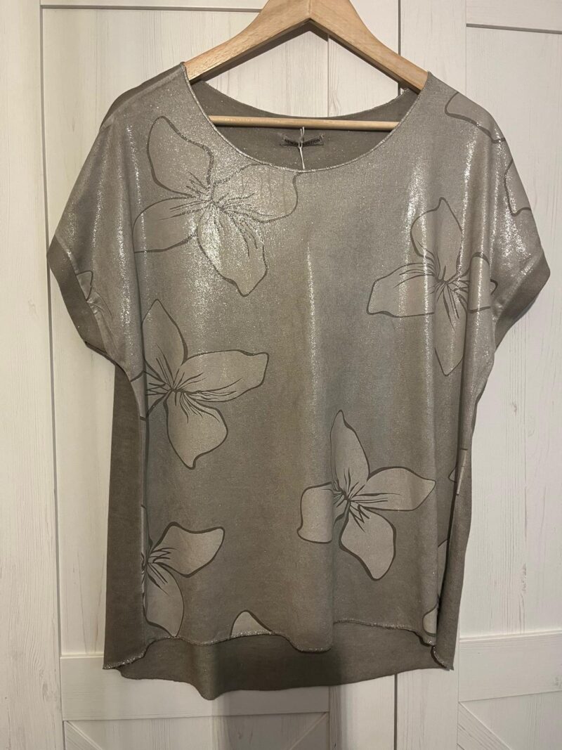 Perłowa bluzeczka z kwiatkami ciemniejszy beż (moda włoska) 6045-MW