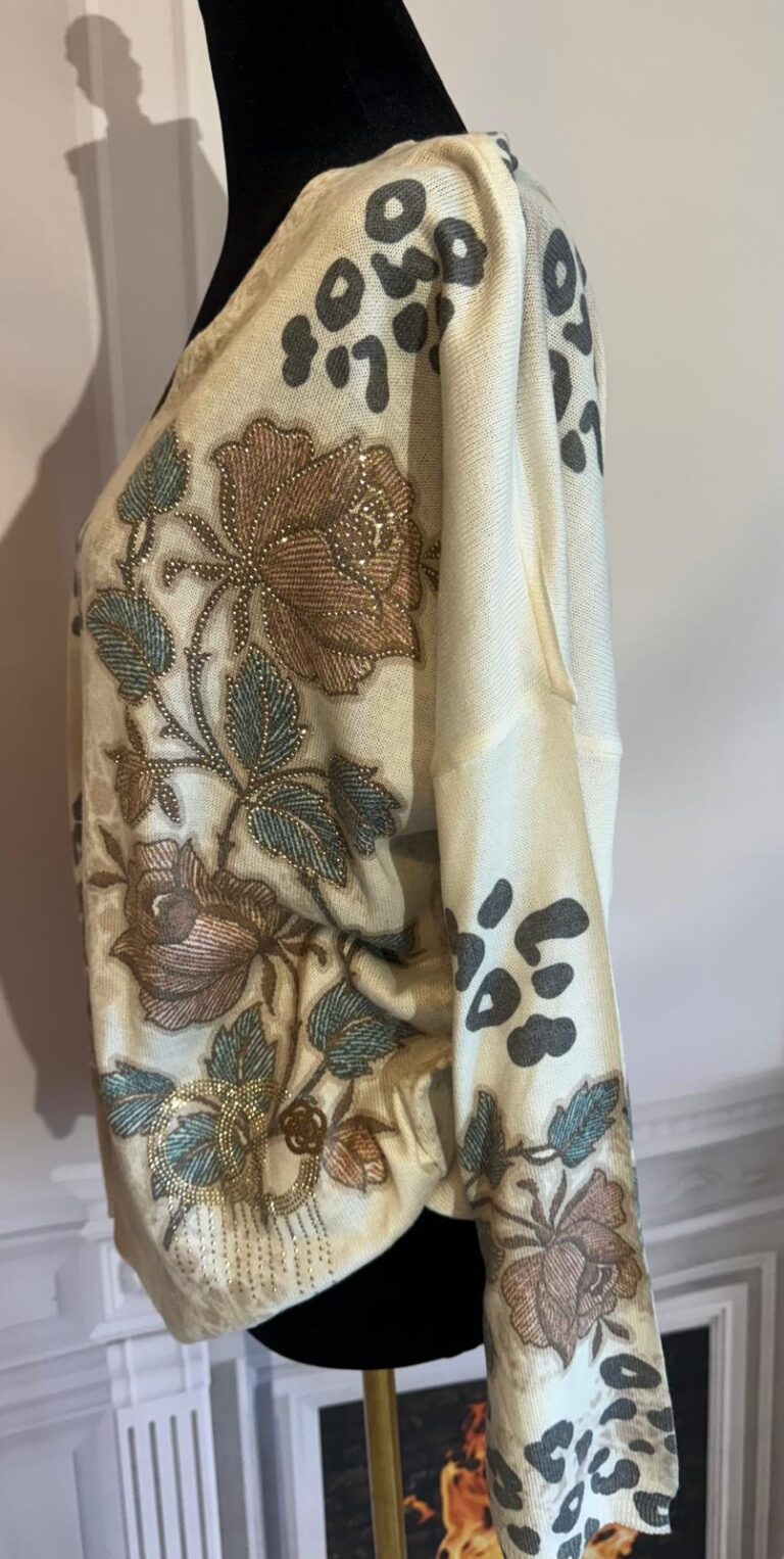 Sweterek w róże (moda włoska) 6644-MW - zdjęcie 3