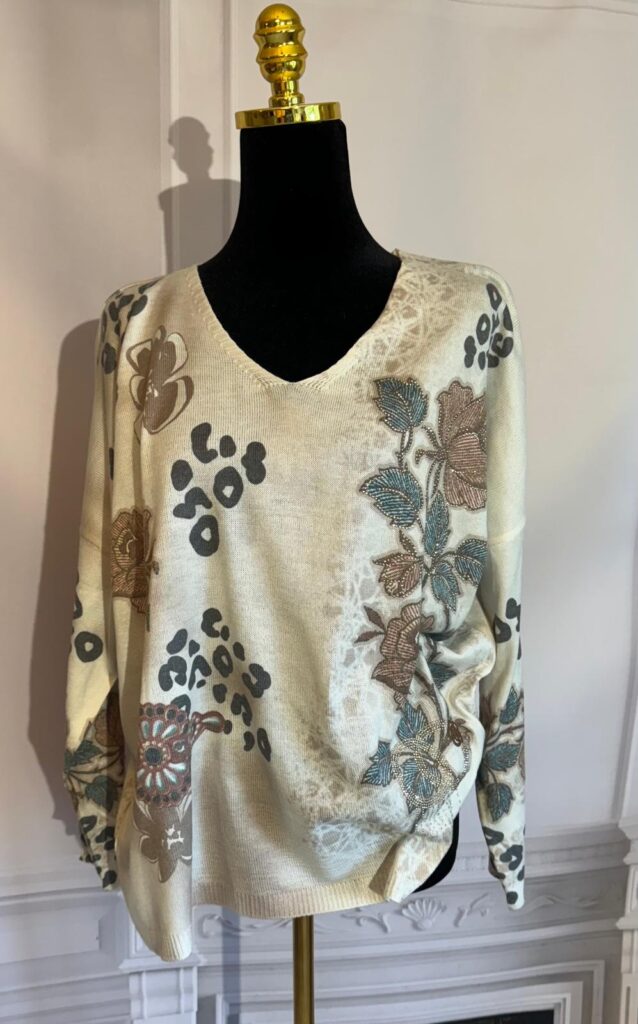Sweterek w róże (moda włoska) 6644-MW - zdjęcie 1