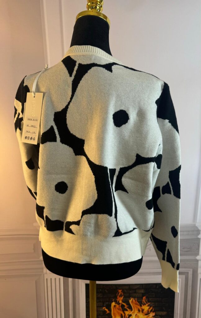 Sweterek z różyczkami (moda włoska) 6836-MW - zdjęcie 3