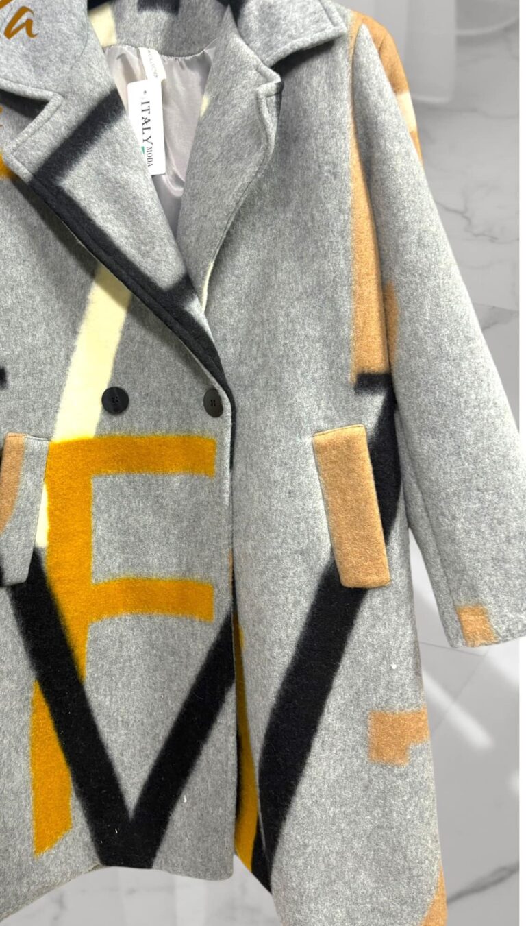Płaszczyk kocyk w literki (moda włoska) 7754-MW - zdjęcie 2