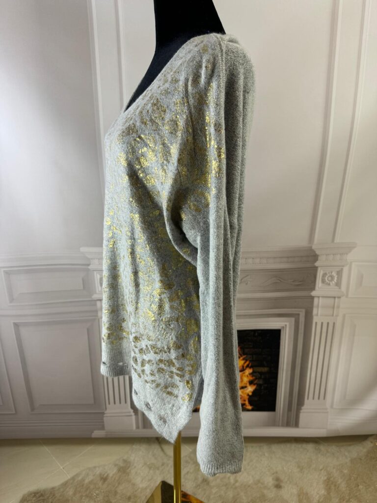 Sweterek ze złotymi nadrukami (moda włoska) 8390-MW - zdjęcie 3